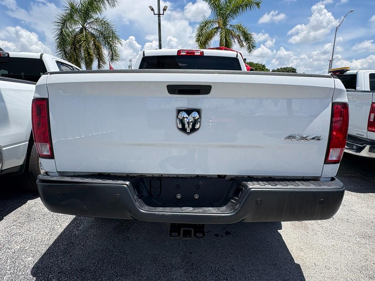 RAM 1500 Classic Tradesman Quad Cab 4WD 2022