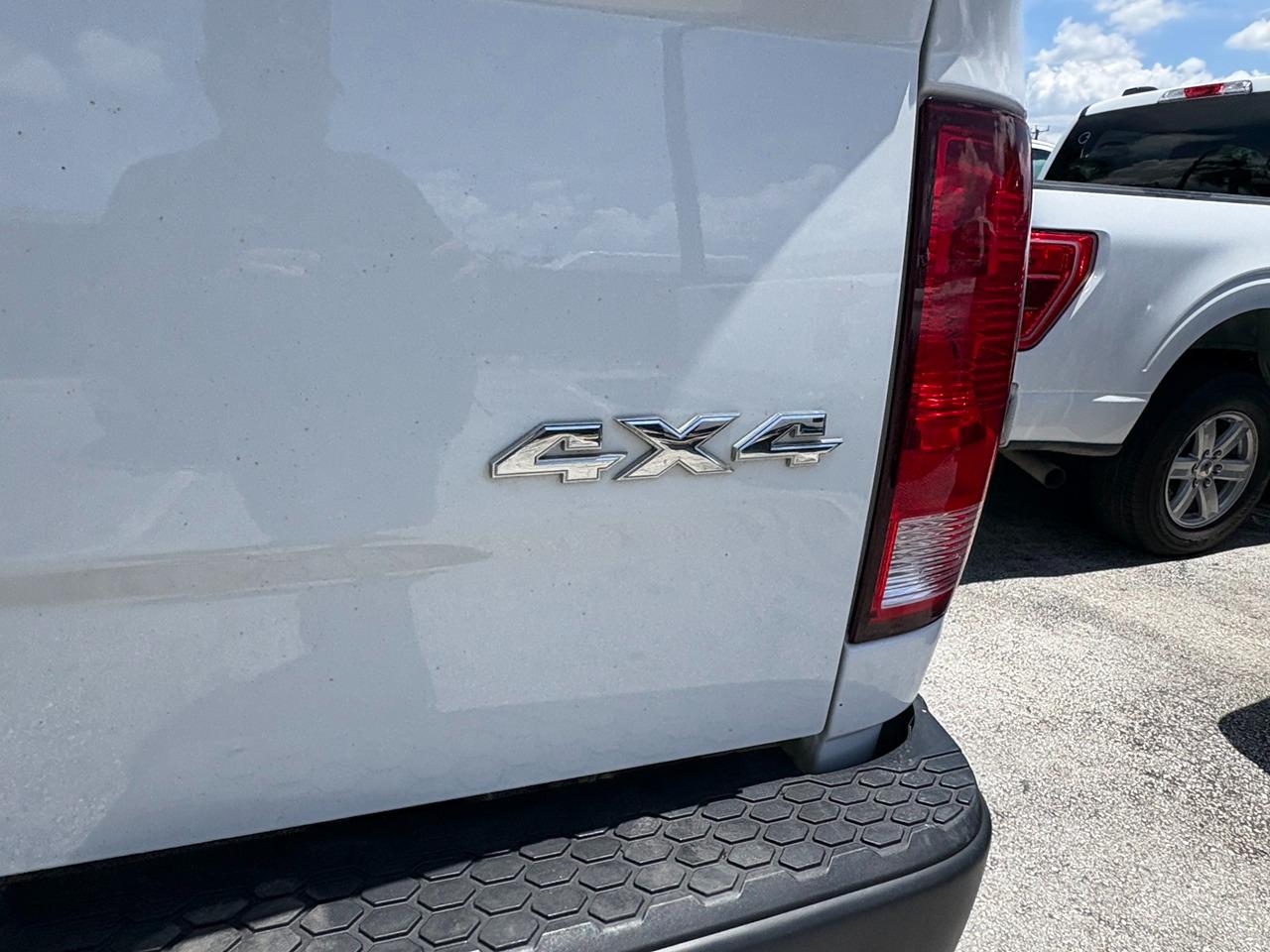 RAM 1500 Classic Tradesman Quad Cab 4WD 2022
