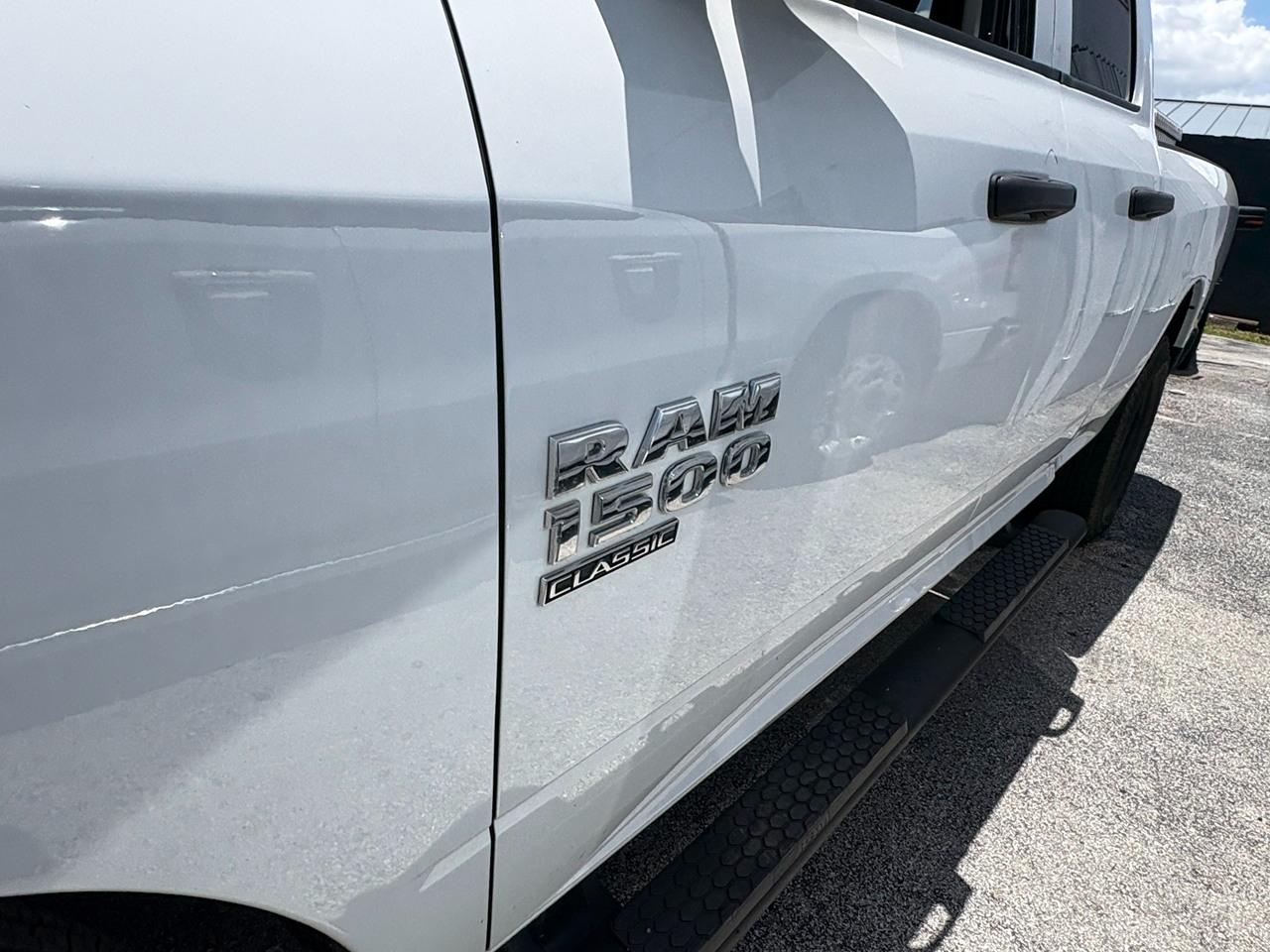 RAM 1500 Classic Tradesman Quad Cab 4WD 2022
