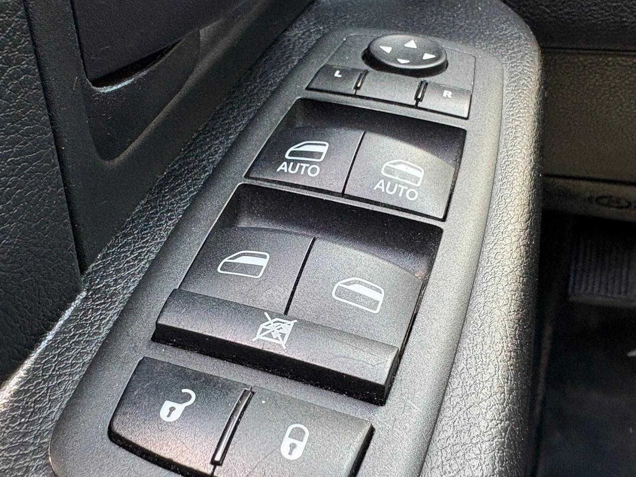 RAM 1500 Classic Tradesman Quad Cab 4WD 2022