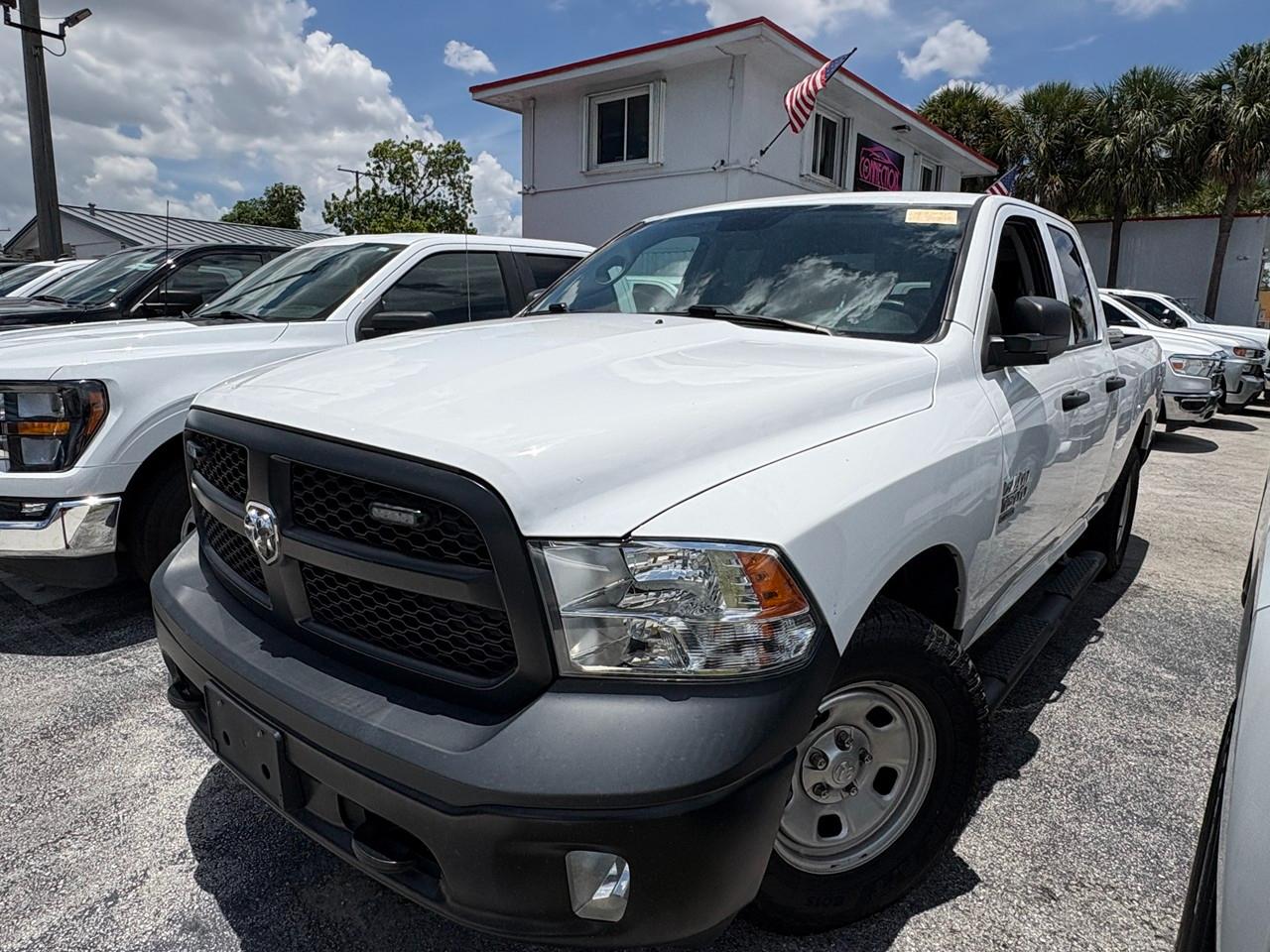 RAM 1500 Classic Tradesman Quad Cab 4WD 2023