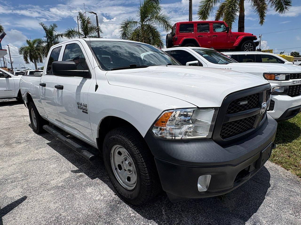 RAM 1500 Classic Tradesman Quad Cab 4WD 2023