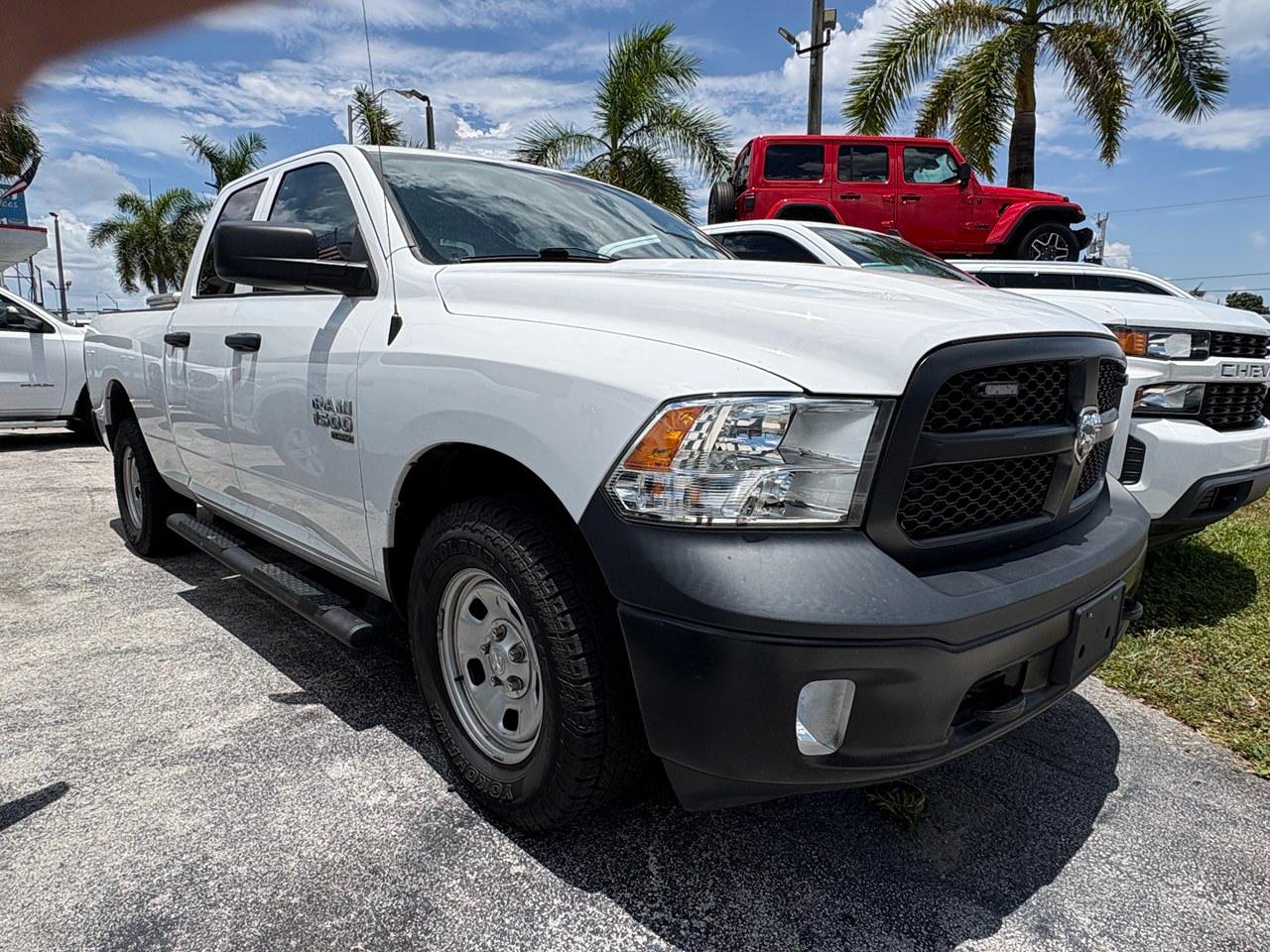 RAM 1500 Classic Tradesman Quad Cab 4WD 2023