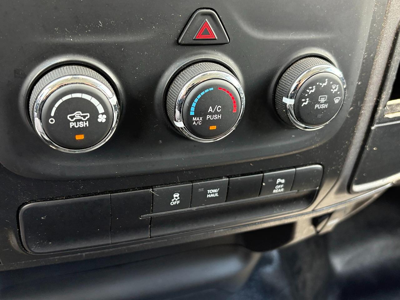 RAM 1500 Classic Tradesman Quad Cab 4WD 2023