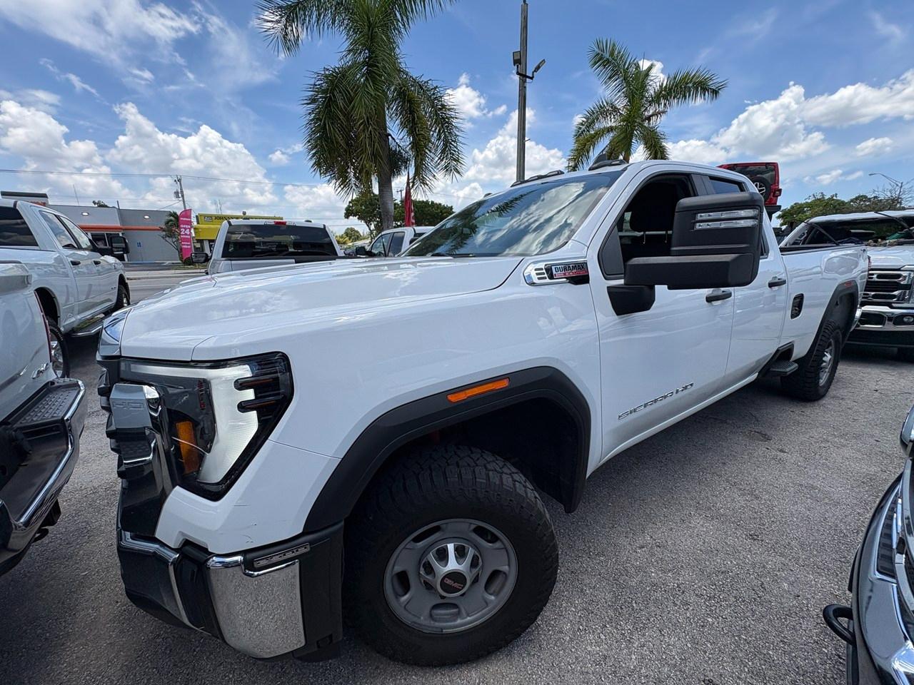 GMC Sierra 2500HD Pro Double Cab 4WD SB 2024
