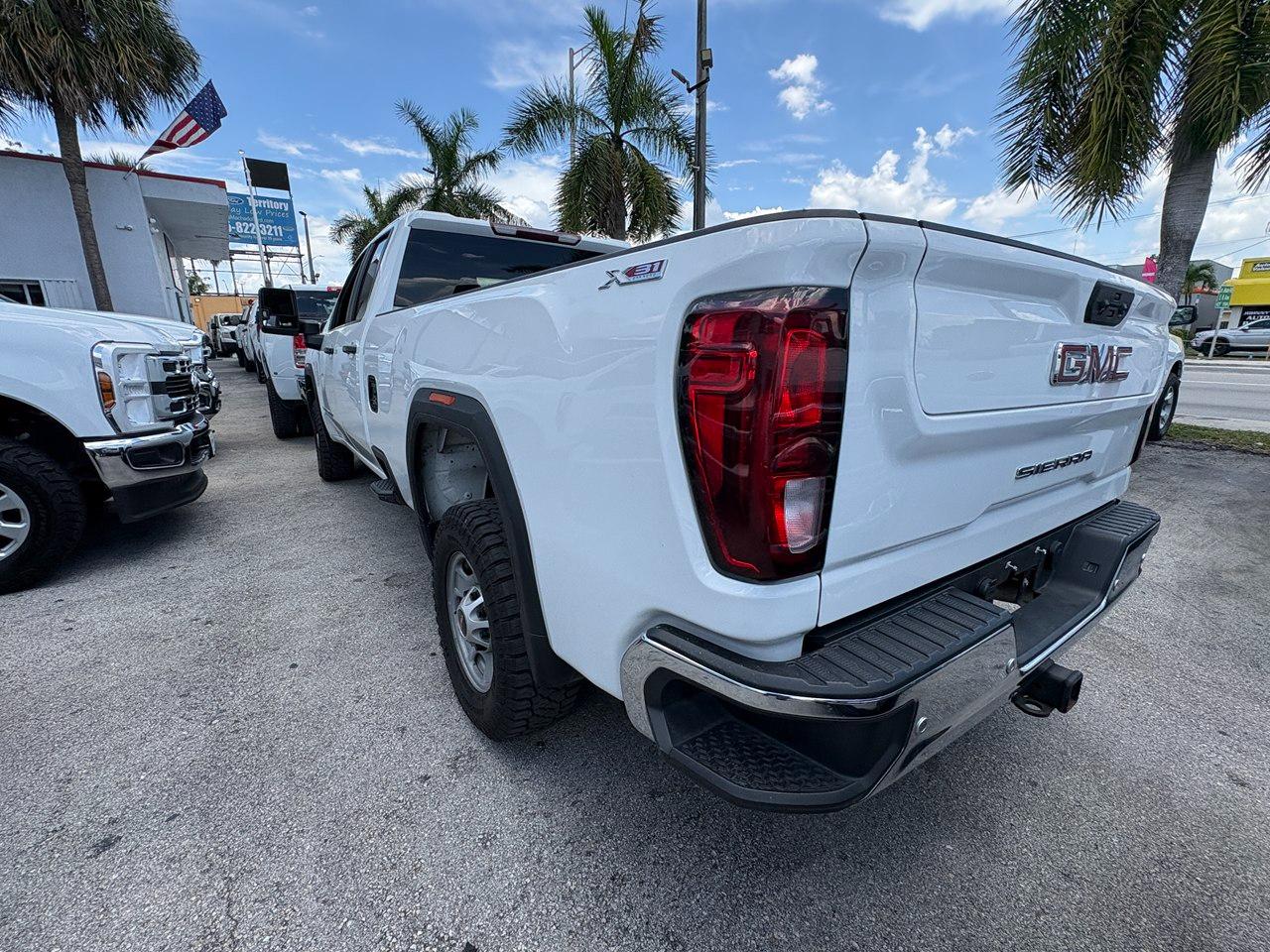 GMC Sierra 2500HD Pro Double Cab 4WD SB 2024