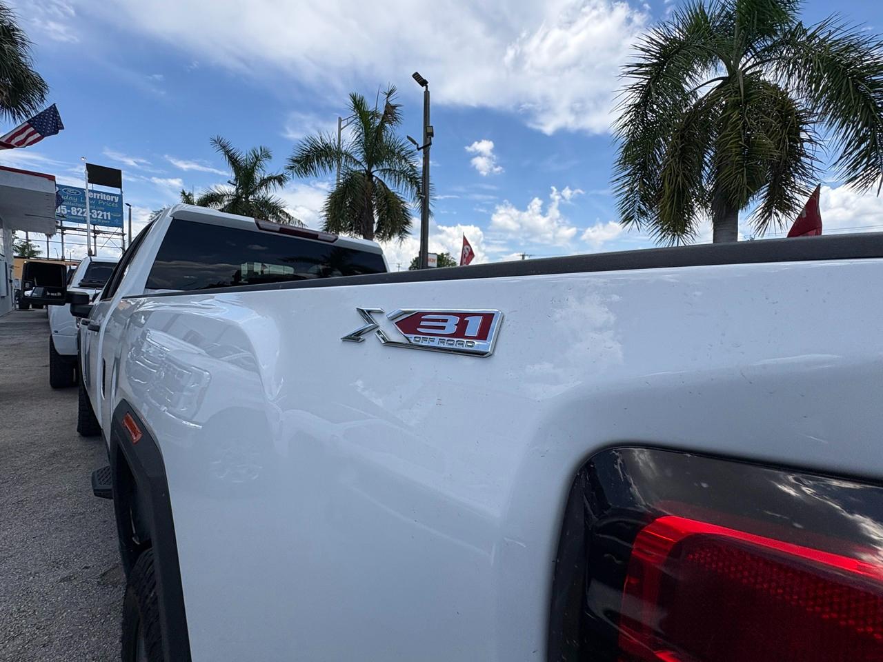 GMC Sierra 2500HD Pro Double Cab 4WD SB 2024