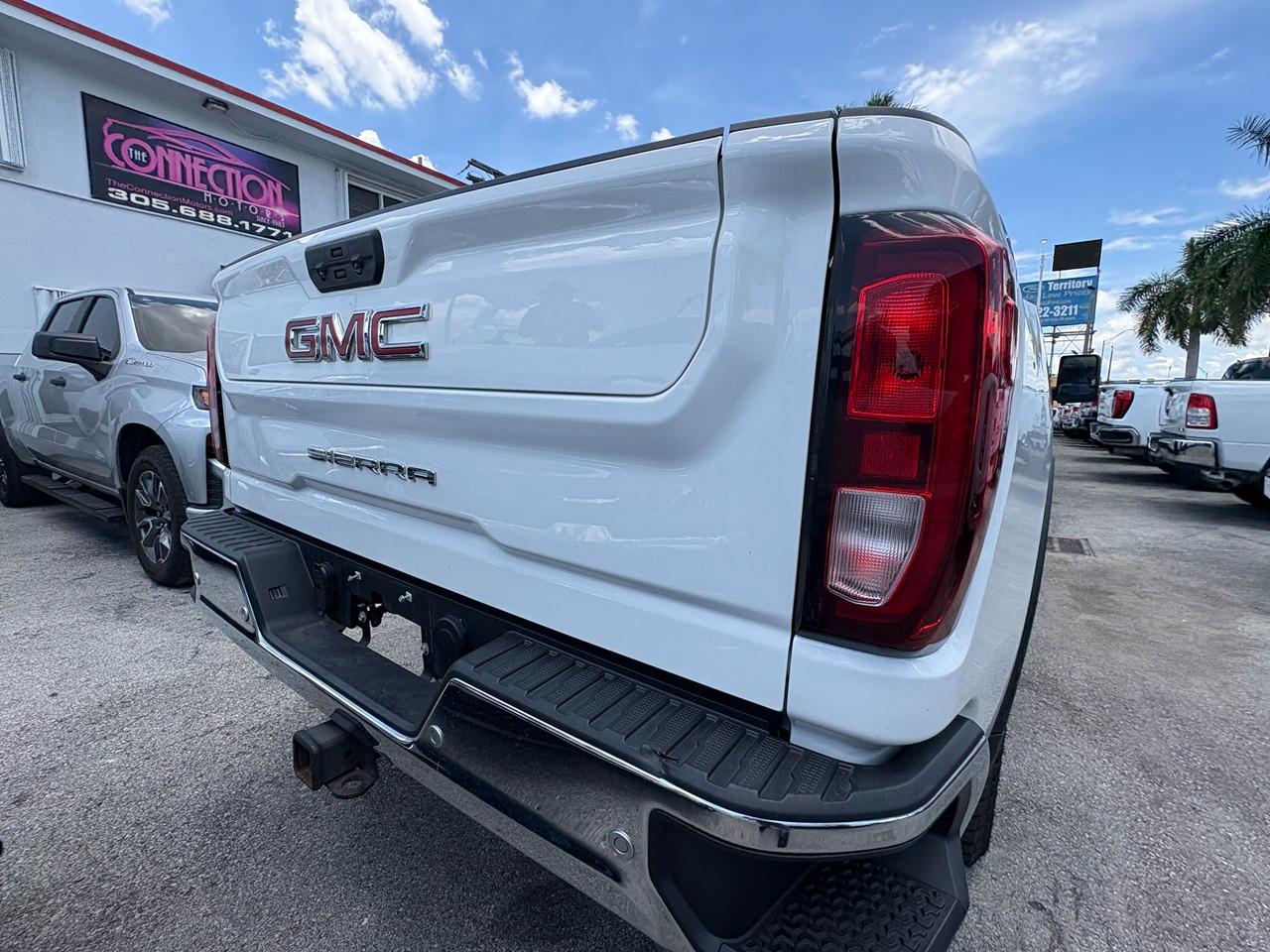 GMC Sierra 2500HD Pro Double Cab 4WD SB 2024