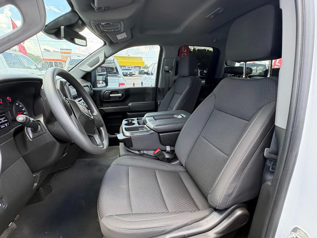 GMC Sierra 2500HD Pro Double Cab 4WD SB 2024