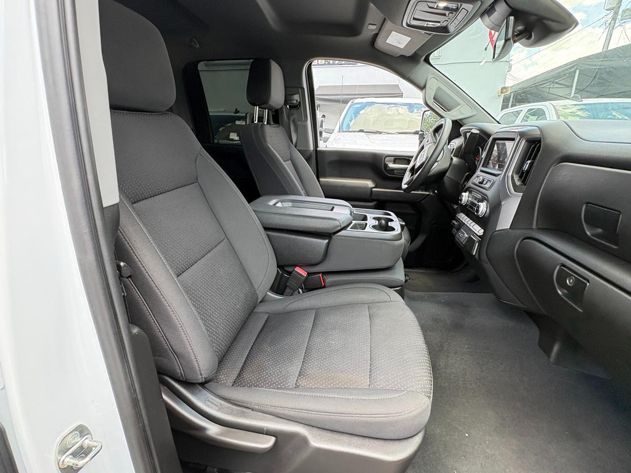 GMC Sierra 2500HD Pro Double Cab 4WD SB 2024