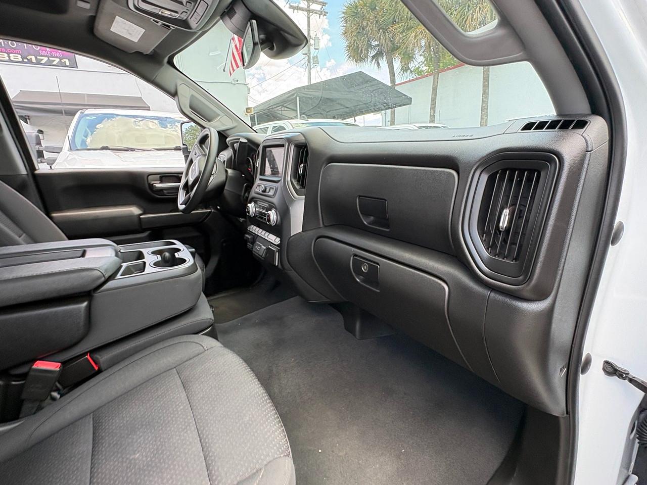 GMC Sierra 2500HD Pro Double Cab 4WD SB 2024