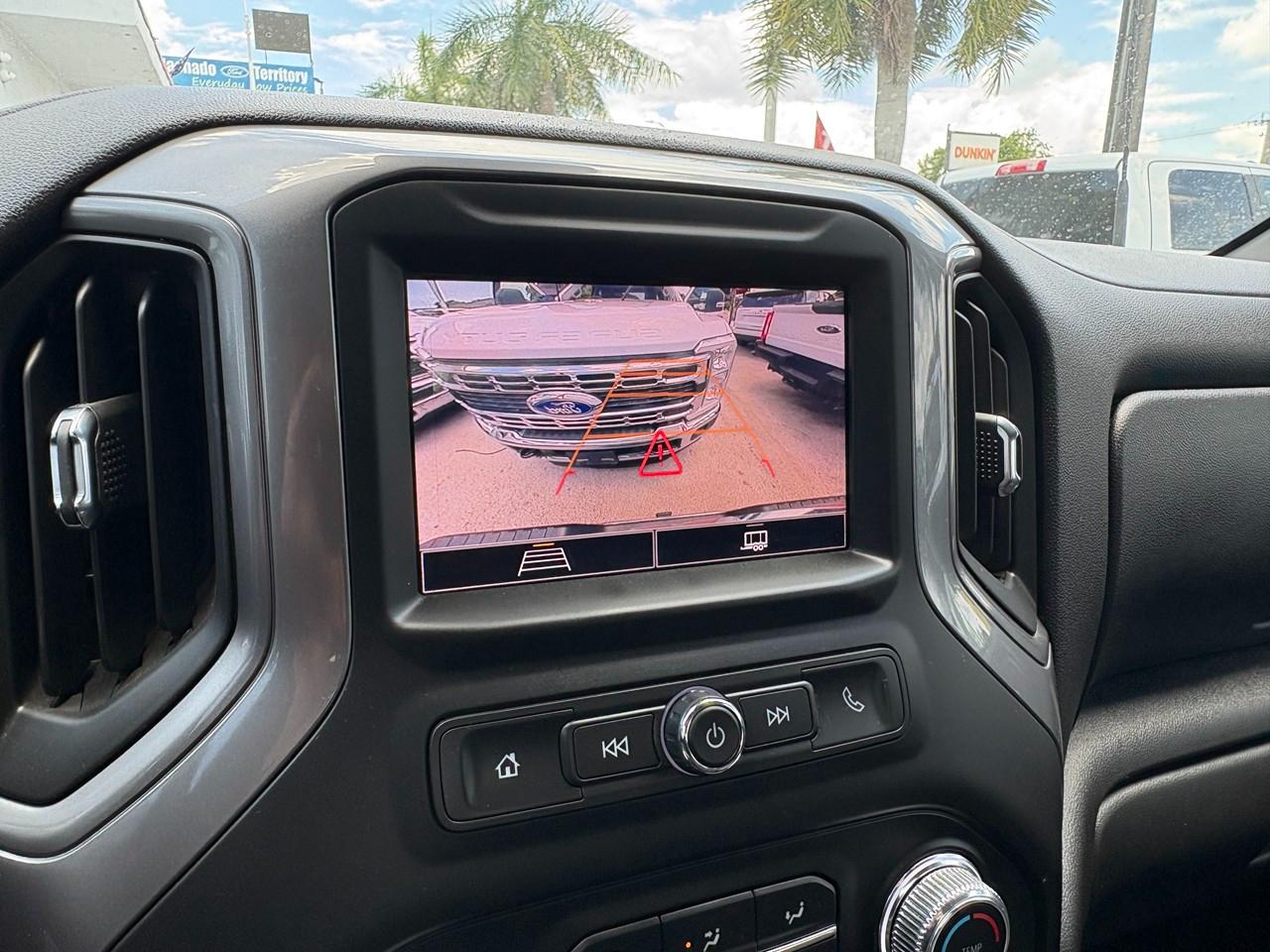 GMC Sierra 2500HD Pro Double Cab 4WD SB 2024