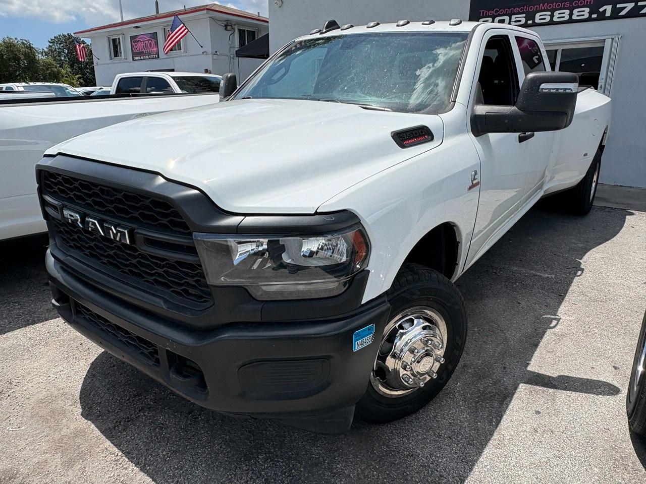 RAM 3500 Tradesman Crew Cab 4WD DRW 2024