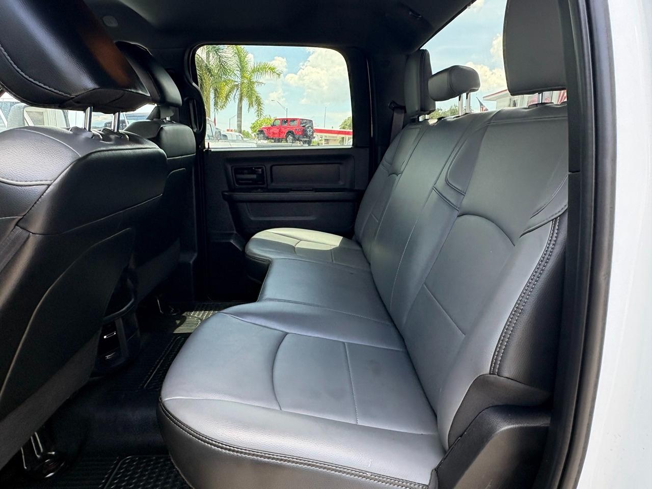 RAM 3500 Tradesman Crew Cab 4WD DRW 2024