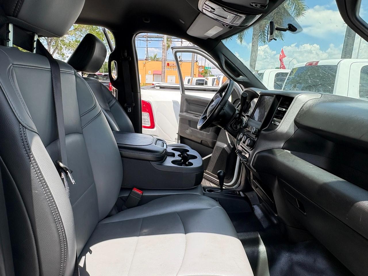 RAM 3500 Tradesman Crew Cab 4WD DRW 2024