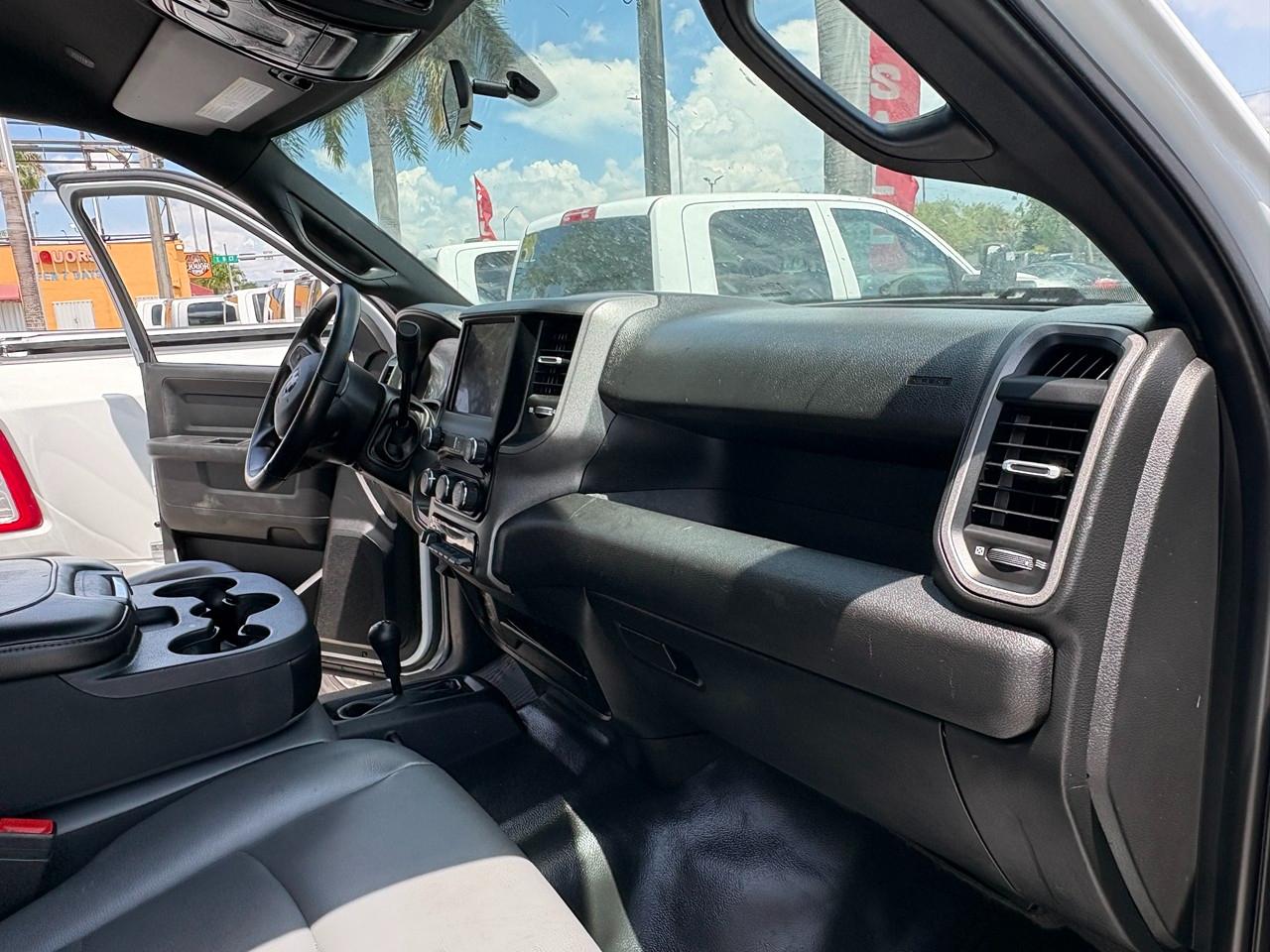 RAM 3500 Tradesman Crew Cab 4WD DRW 2024
