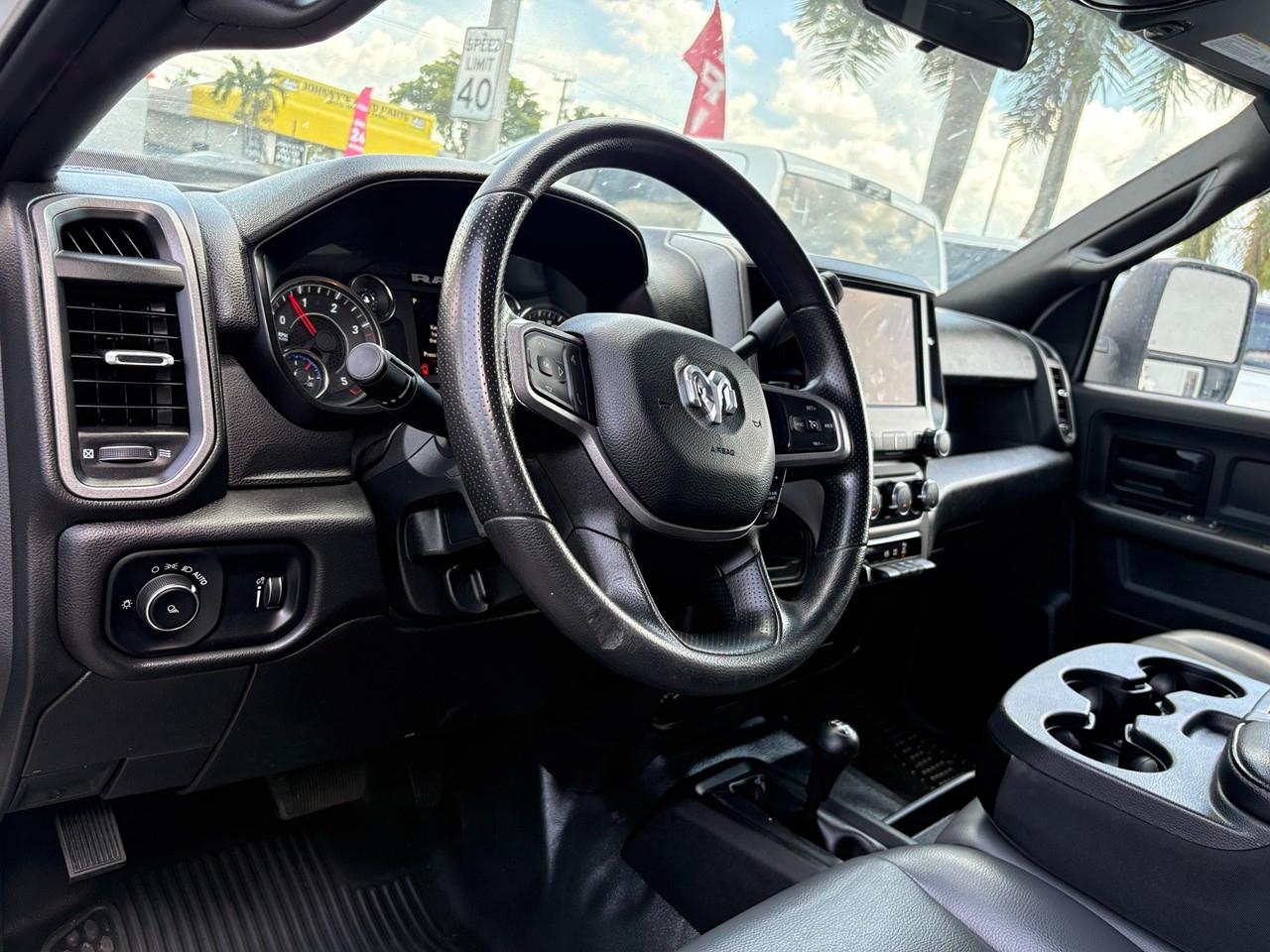 RAM 3500 Tradesman Crew Cab 4WD DRW 2024