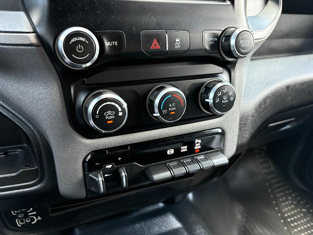 RAM 3500 Tradesman Crew Cab 4WD DRW 2024