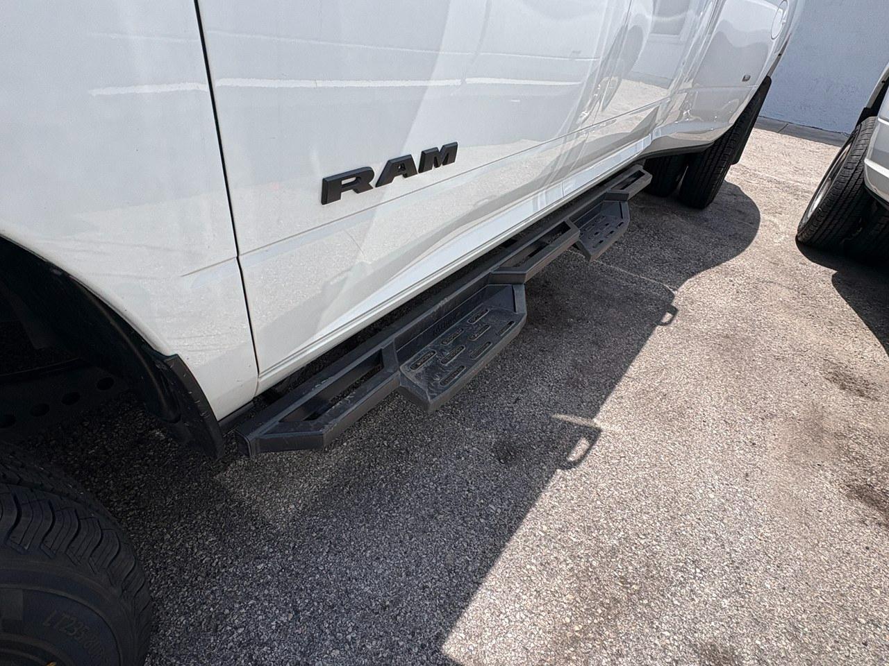 RAM 3500 Big Horn Crew Cab LWB 4WD DRW 2024