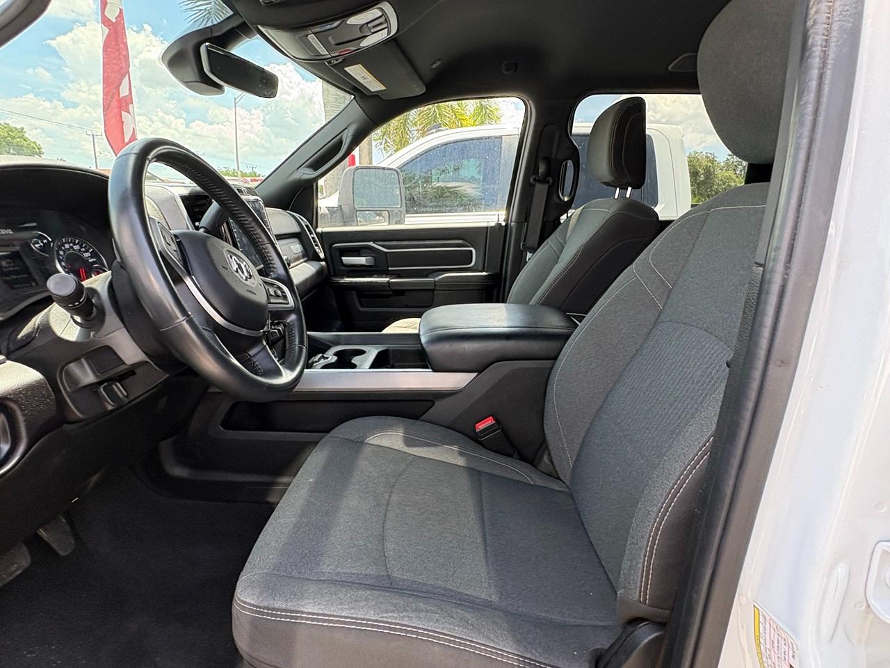 RAM 3500 Big Horn Crew Cab LWB 4WD DRW 2024