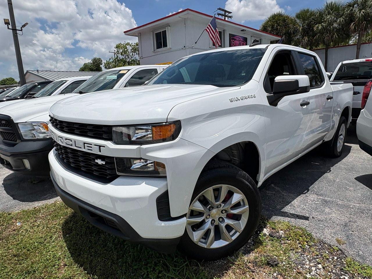 Chevrolet Silverado 1500 Custom Crew Cab Short Box 2WD 2021