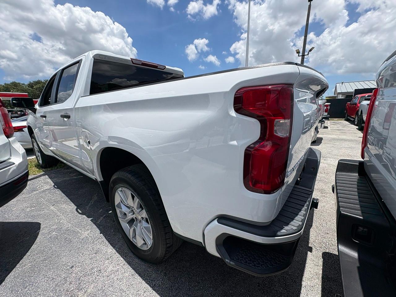 Chevrolet Silverado 1500 Custom Crew Cab Short Box 2WD 2021
