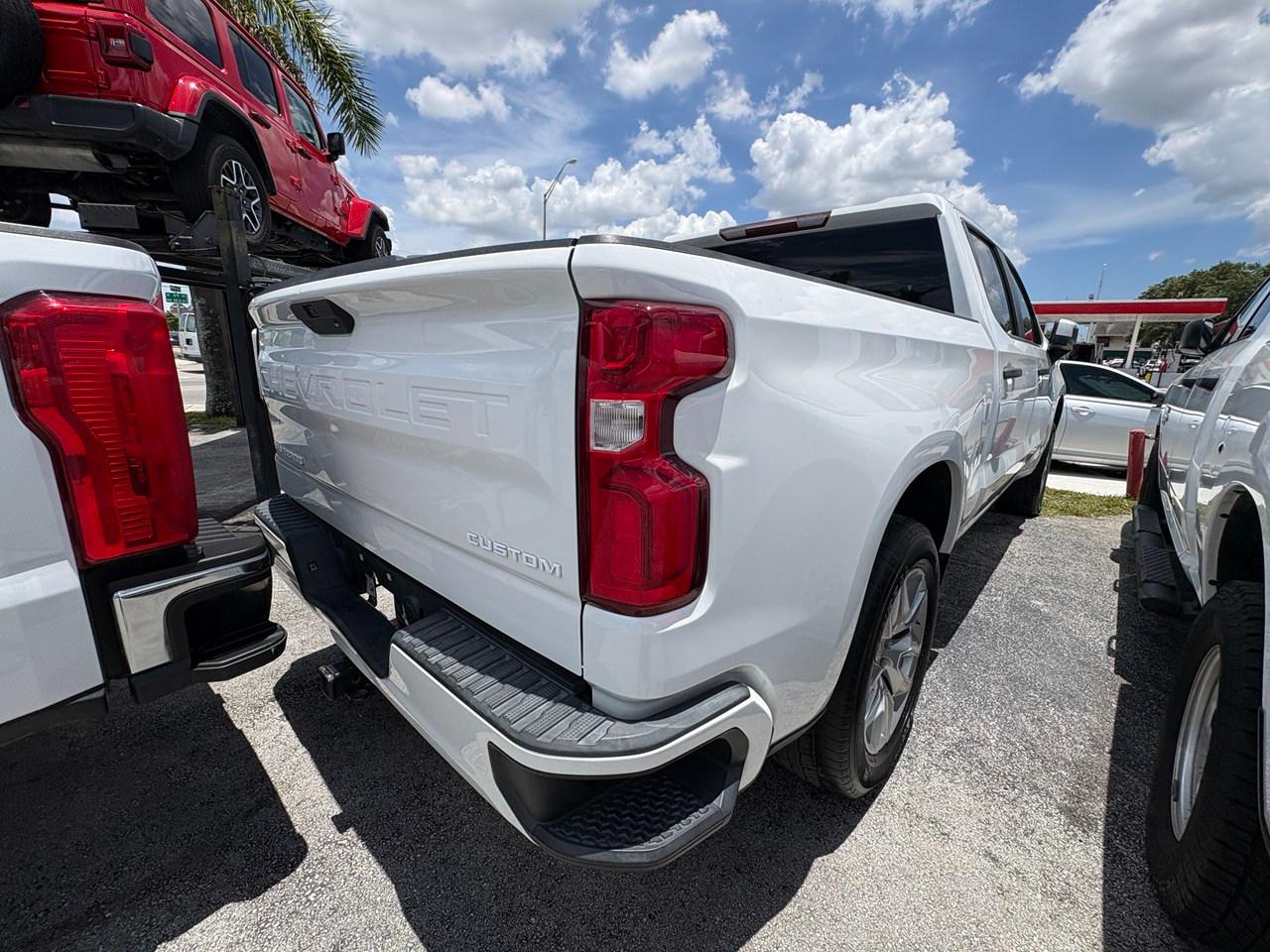 Chevrolet Silverado 1500 Custom Crew Cab Short Box 2WD 2021