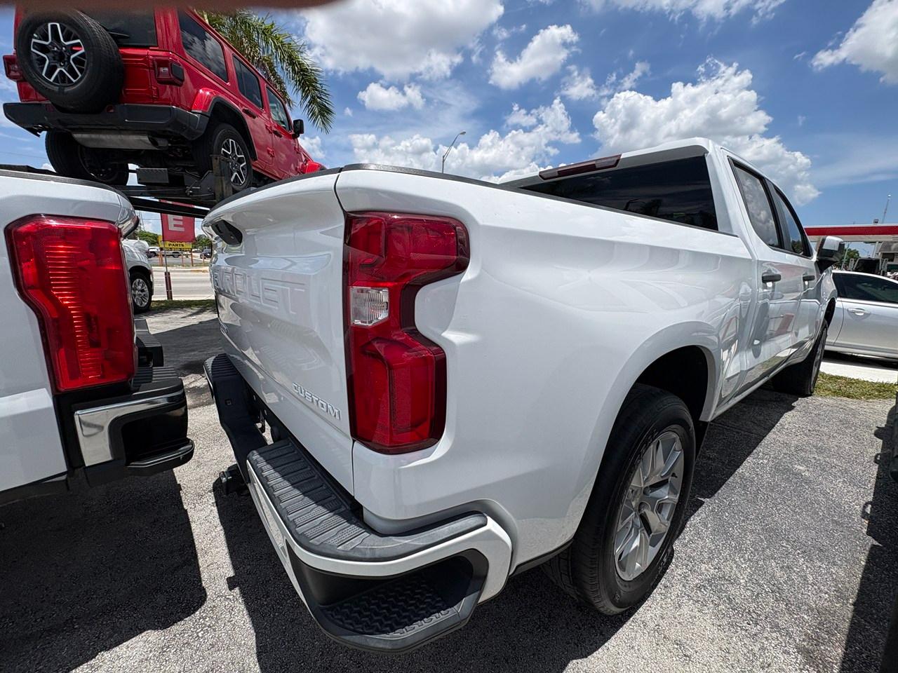Chevrolet Silverado 1500 Custom Crew Cab Short Box 2WD 2021