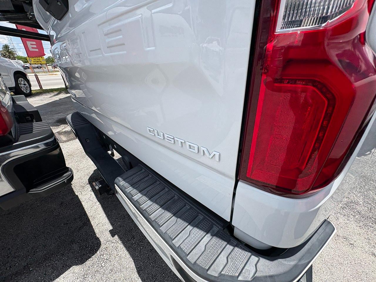 Chevrolet Silverado 1500 Custom Crew Cab Short Box 2WD 2021