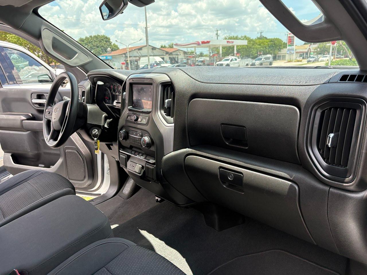 Chevrolet Silverado 1500 Custom Crew Cab Short Box 2WD 2021