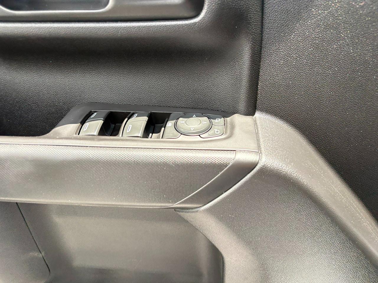 Chevrolet Silverado 1500 Custom Crew Cab Short Box 2WD 2021