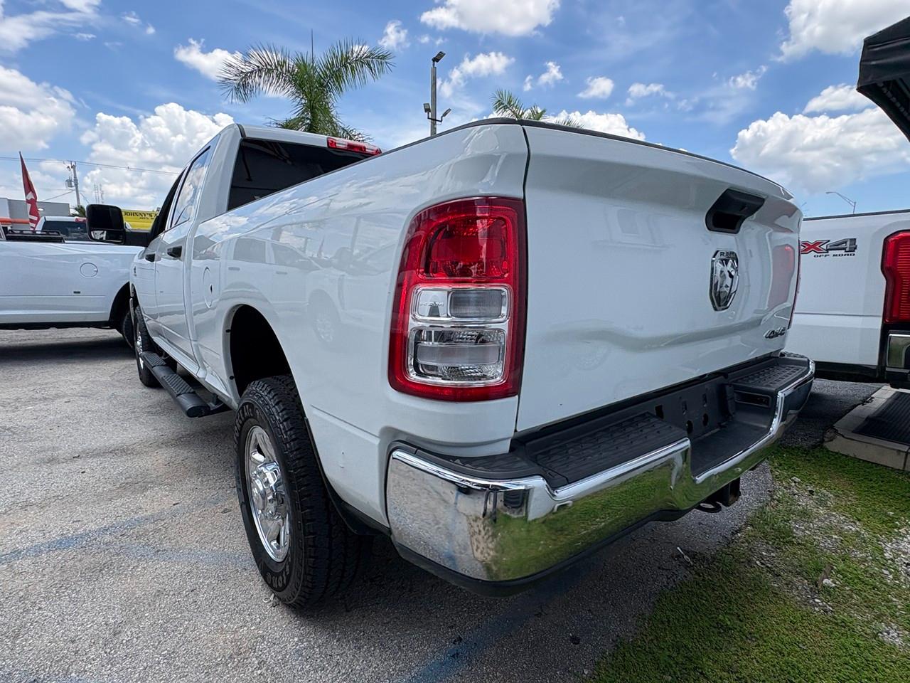 RAM 2500 Tradesman Crew Cab SWB 4WD 2024