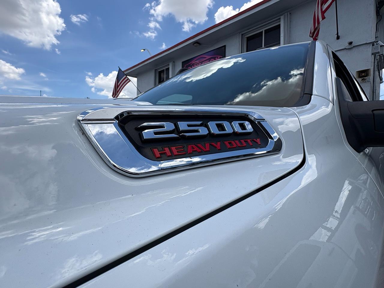 RAM 2500 Tradesman Crew Cab SWB 4WD 2024