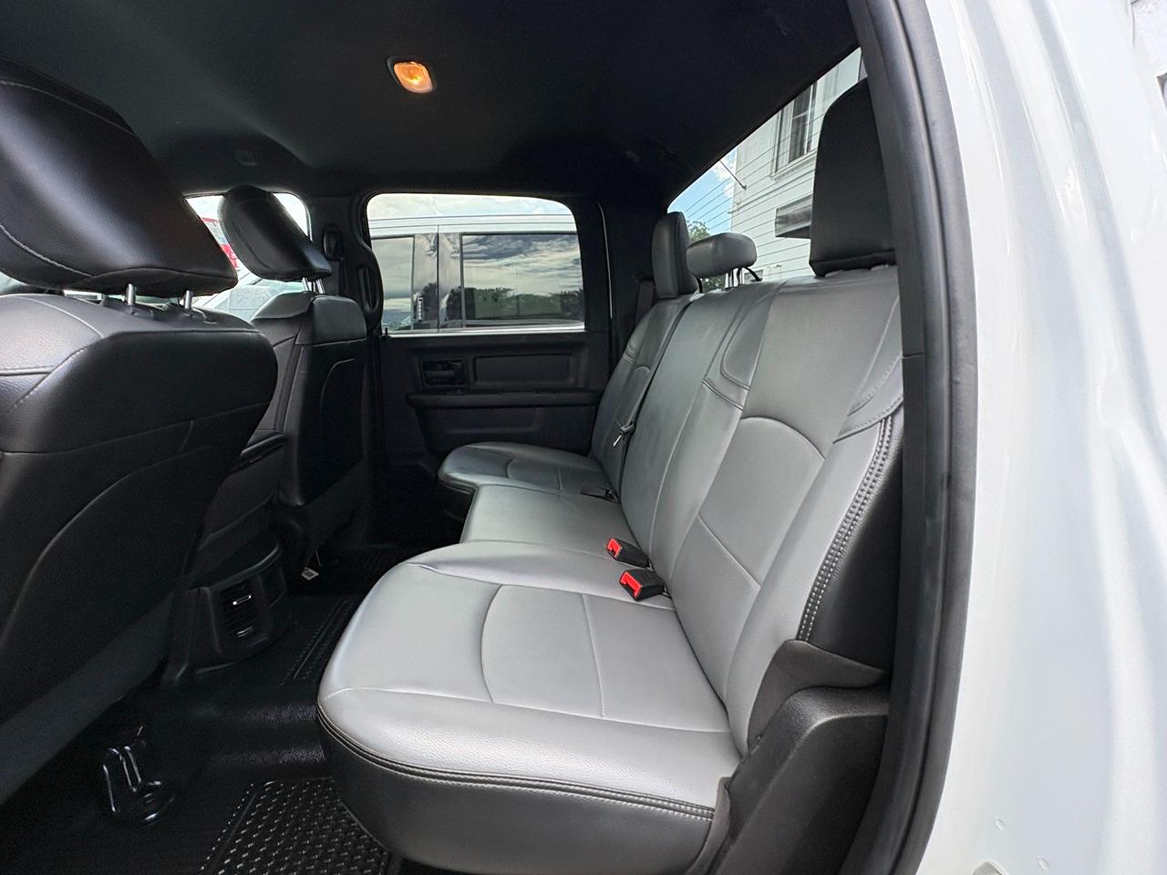 RAM 2500 Tradesman Crew Cab SWB 4WD 2024