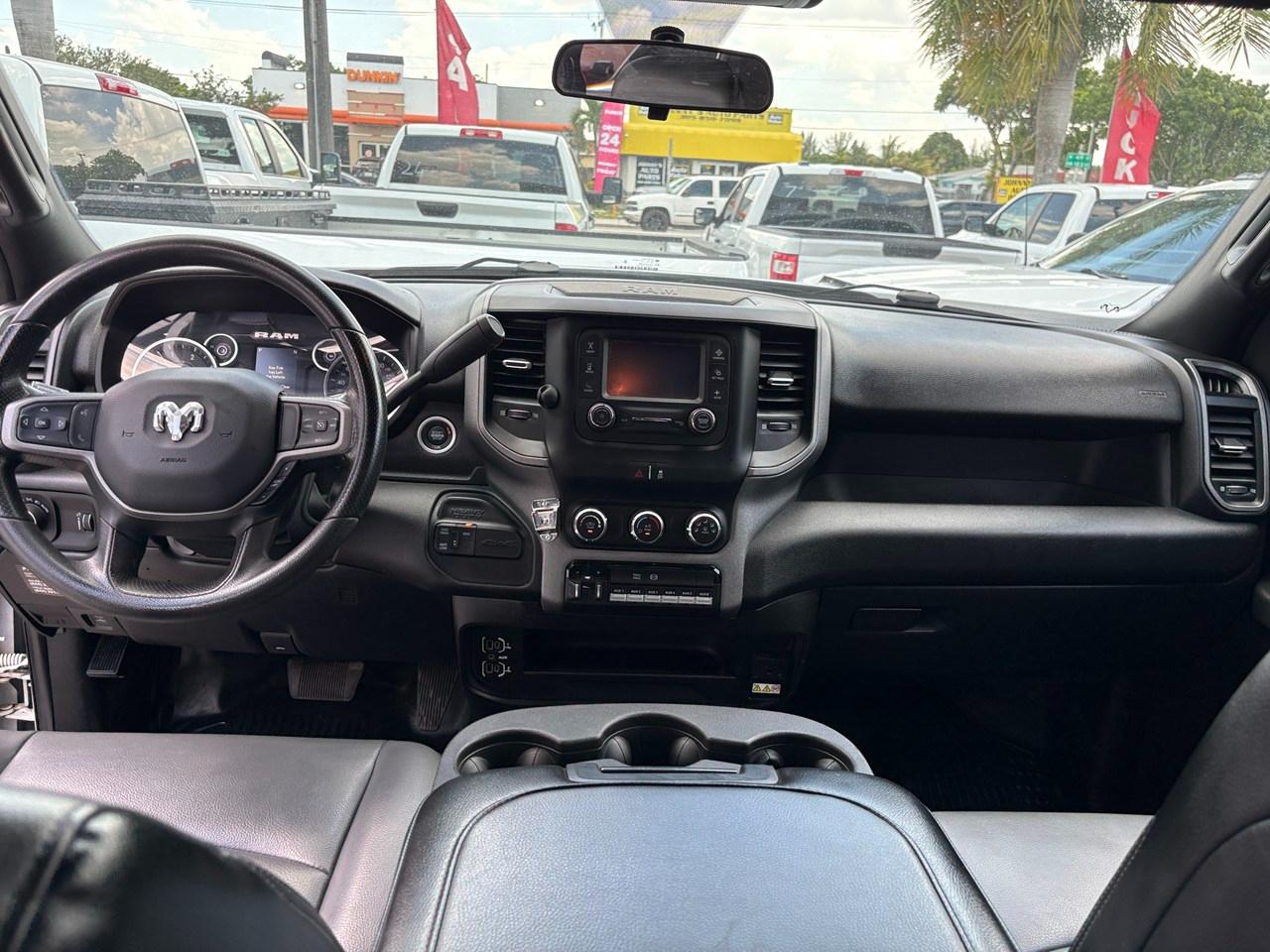 RAM 2500 Tradesman Crew Cab SWB 4WD 2024