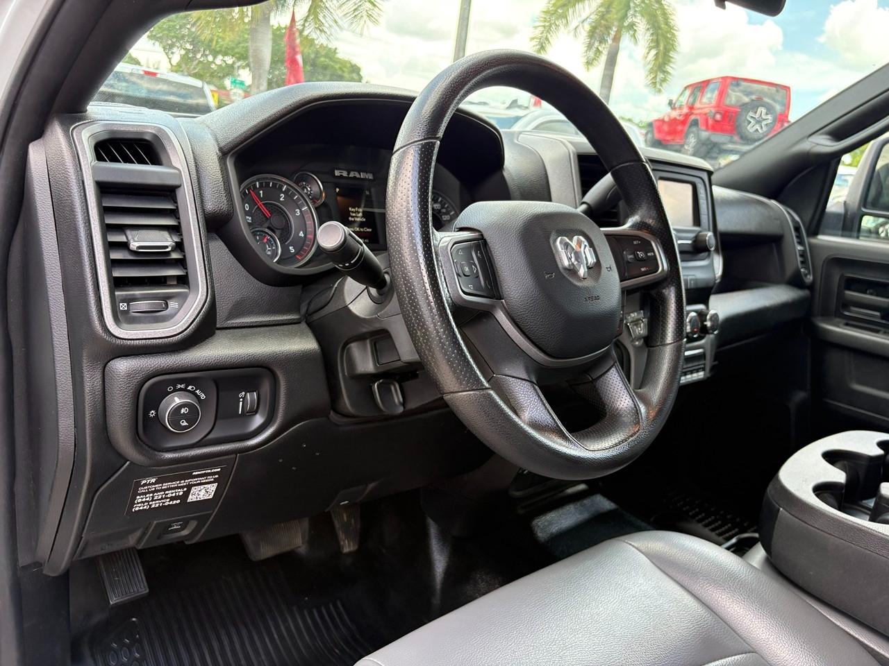 RAM 2500 Tradesman Crew Cab SWB 4WD 2024
