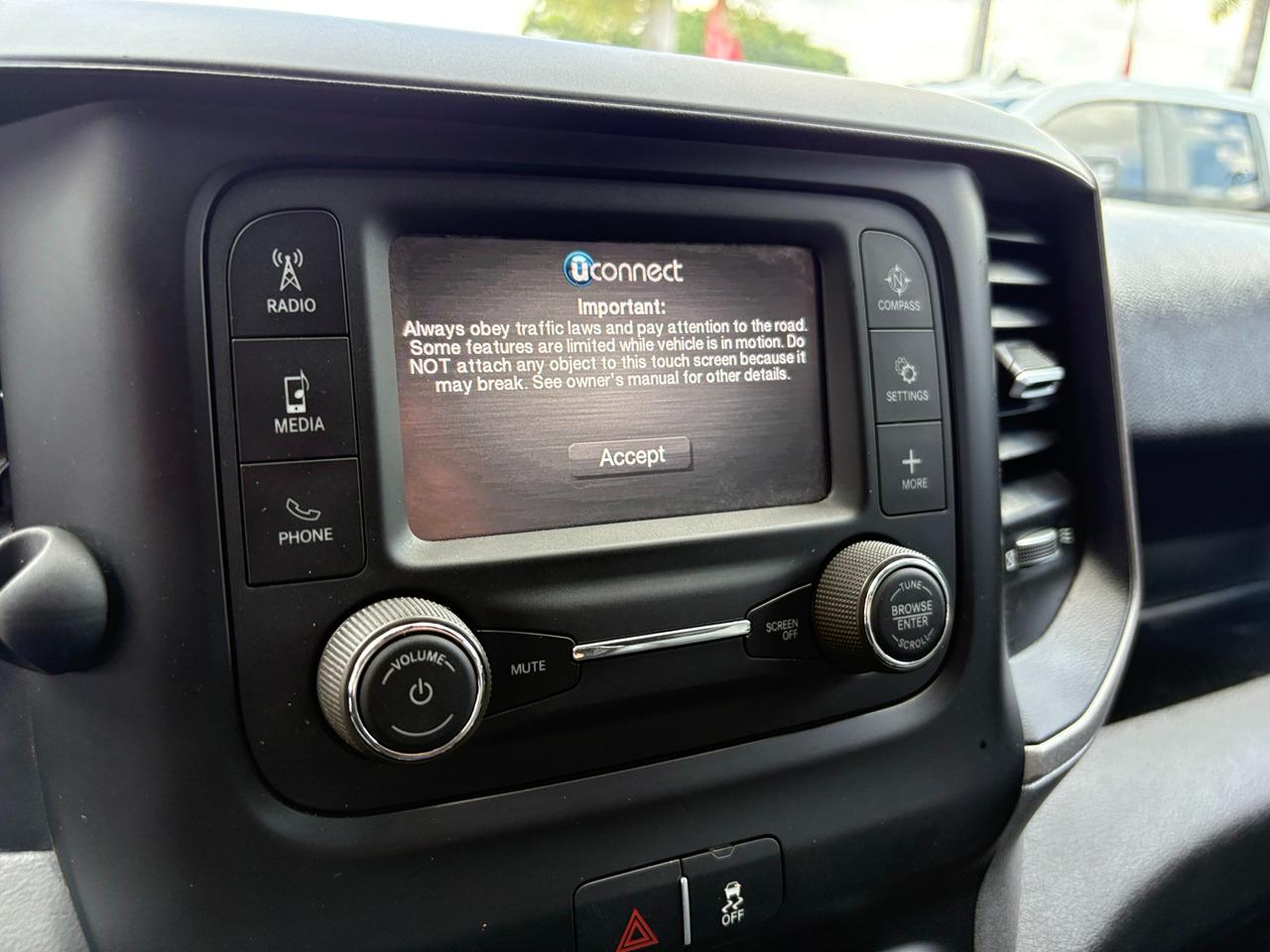 RAM 2500 Tradesman Crew Cab SWB 4WD 2024
