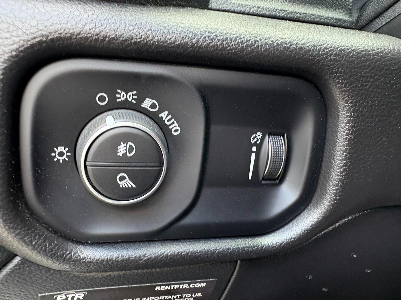 RAM 2500 Tradesman Crew Cab SWB 4WD 2024