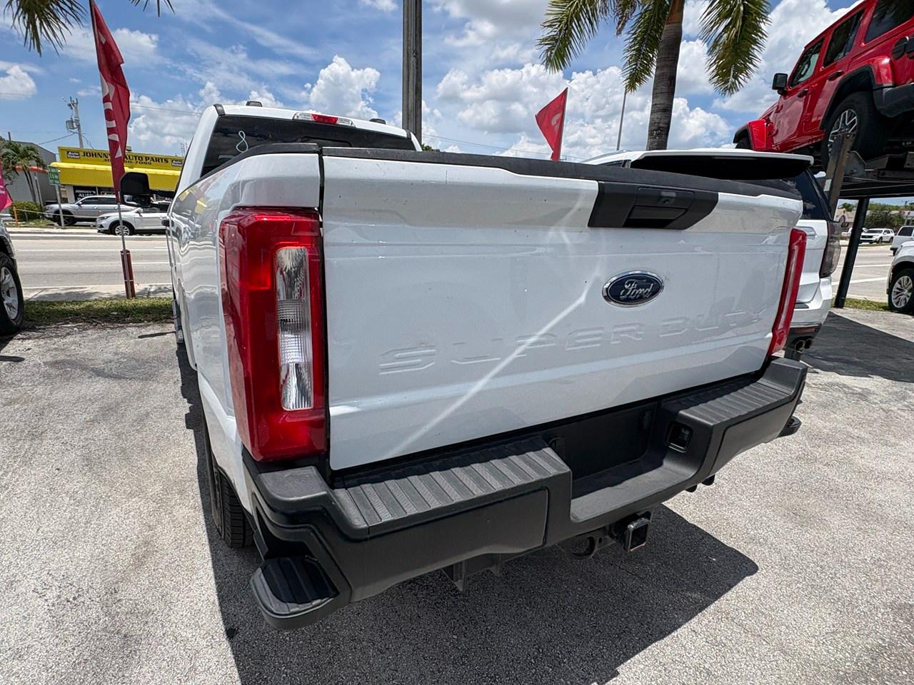 Ford F-250 SD XL Crew Cab 4WD 2023