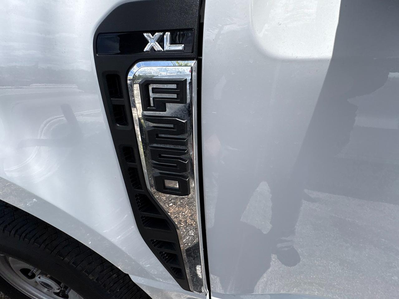 Ford F-250 SD XL Crew Cab 4WD 2023