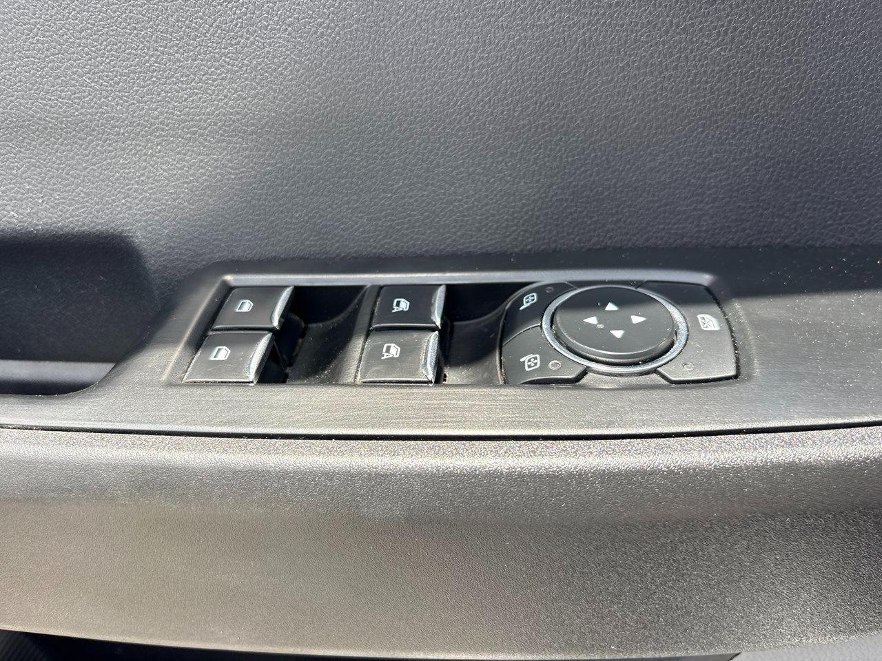 Ford F-250 SD XL Crew Cab 4WD 2023