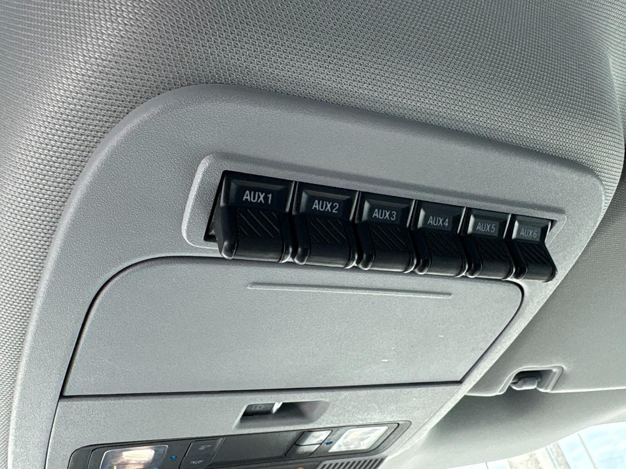 Ford F-250 SD XL Crew Cab 4WD 2023