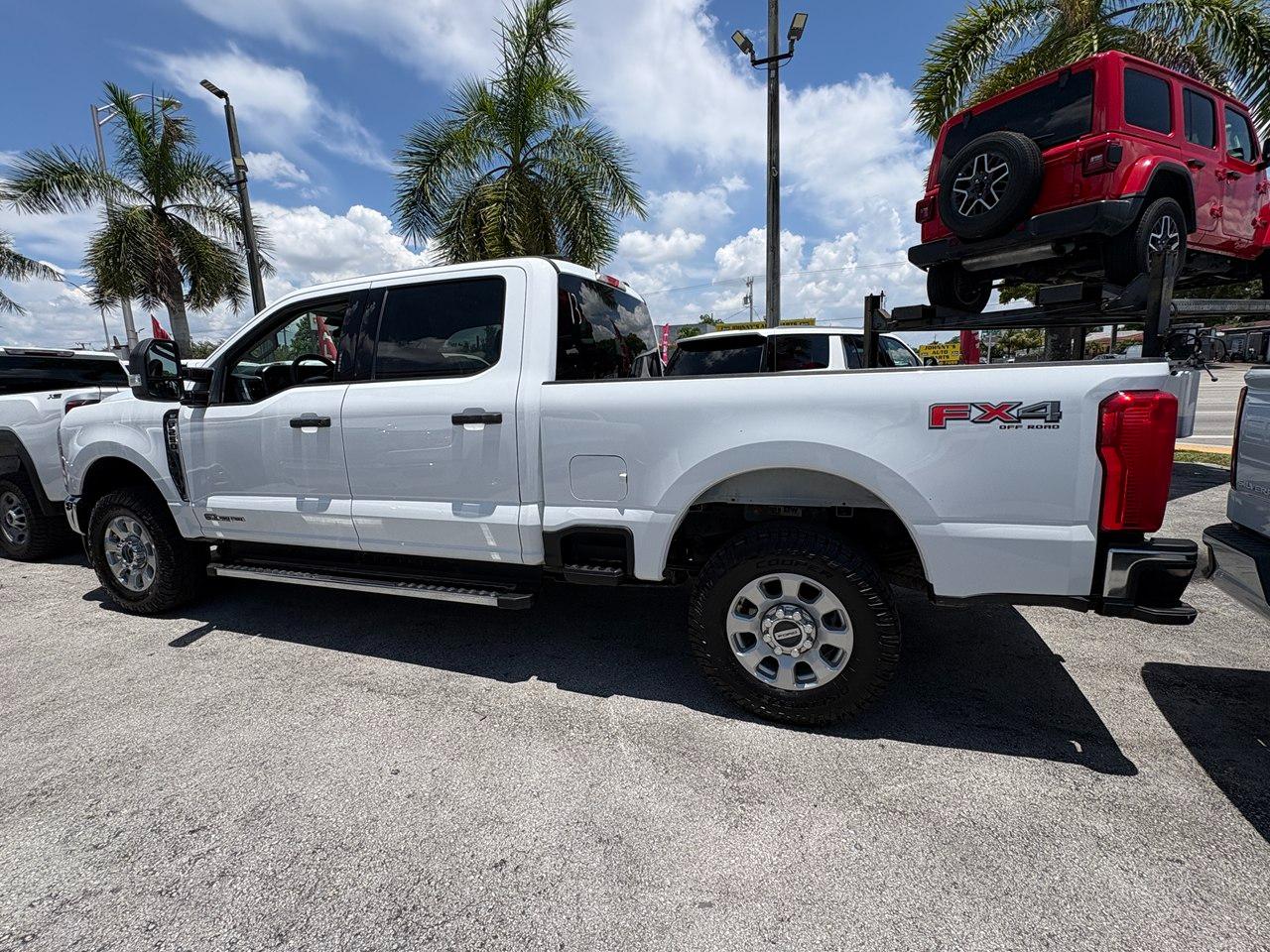 Ford F-250 SD XL Crew Cab 4WD 2024