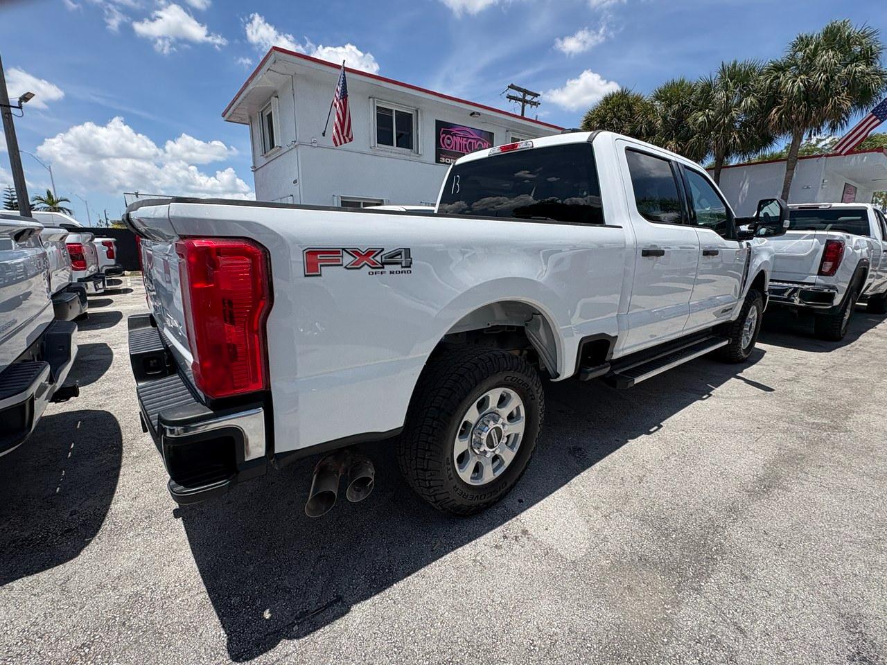 Ford F-250 SD XL Crew Cab 4WD 2024