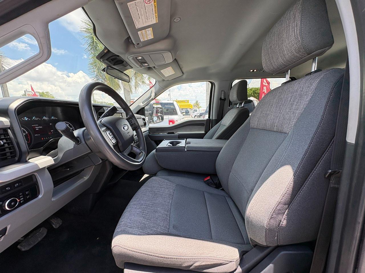 Ford F-250 SD XL Crew Cab 4WD 2024