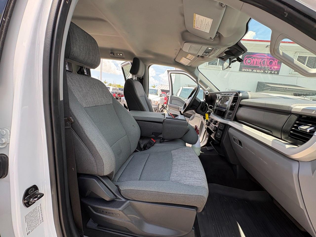 Ford F-250 SD XL Crew Cab 4WD 2024