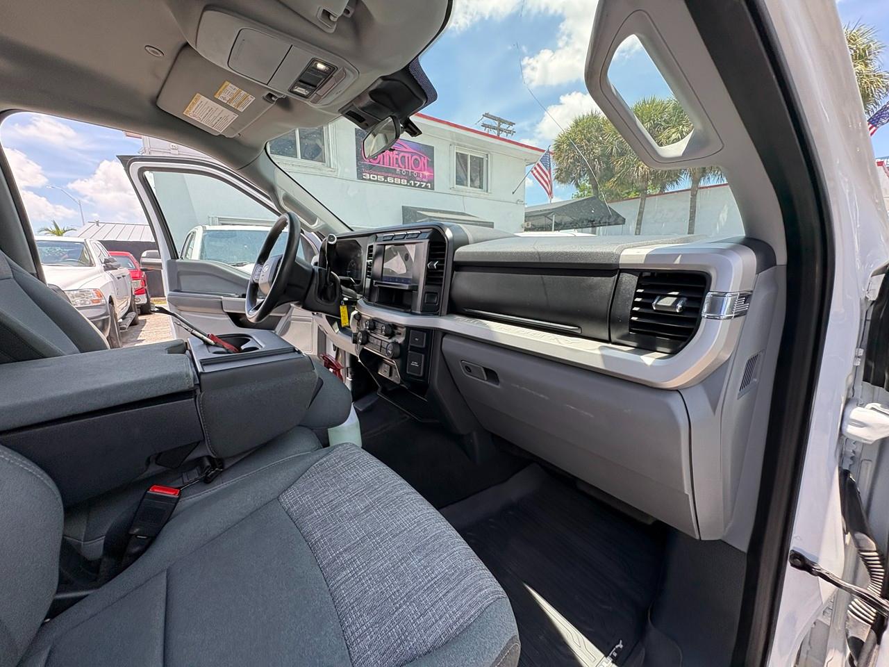 Ford F-250 SD XL Crew Cab 4WD 2024
