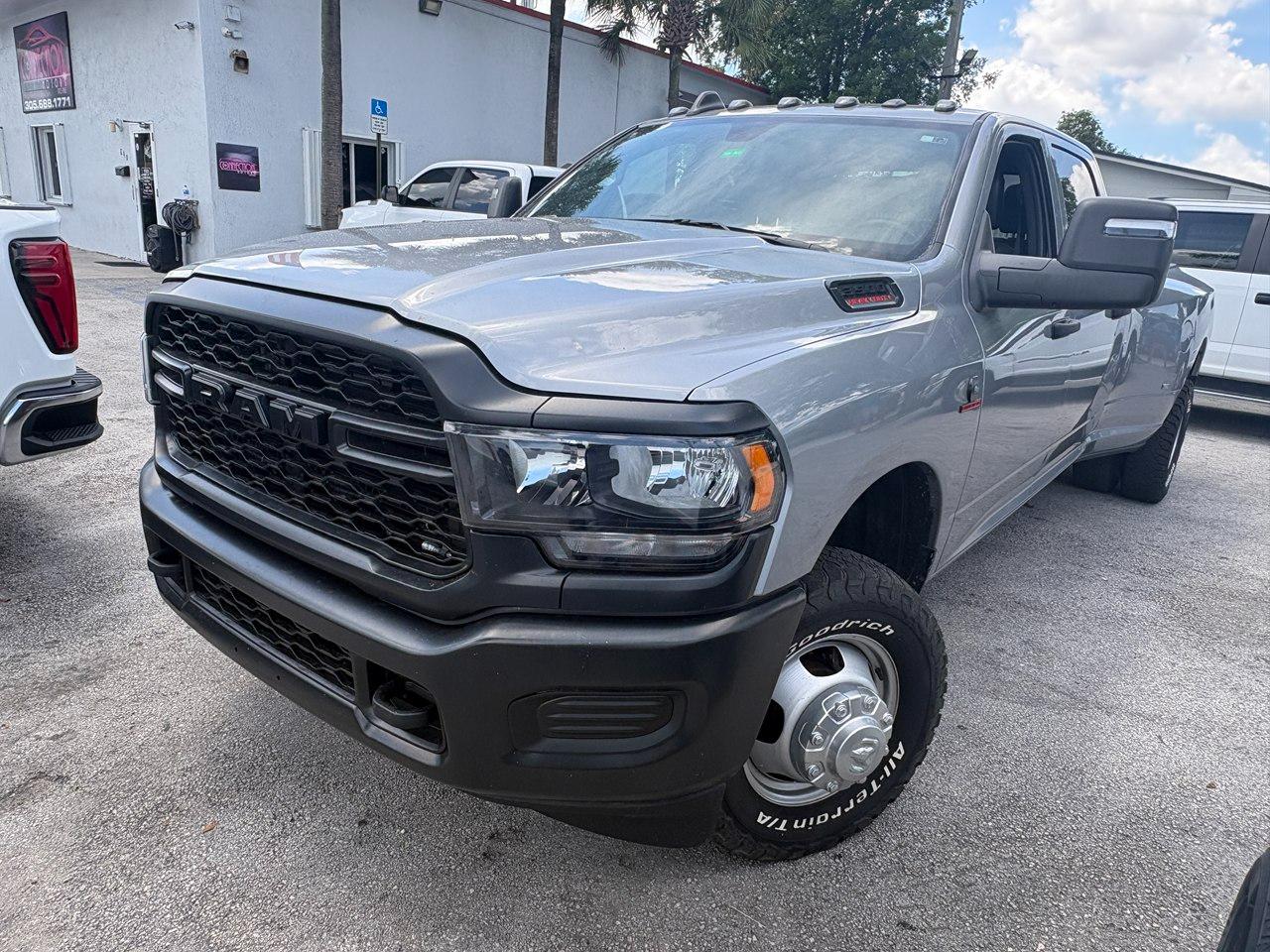 RAM 3500 Tradesman Crew Cab 4WD DRW 2024
