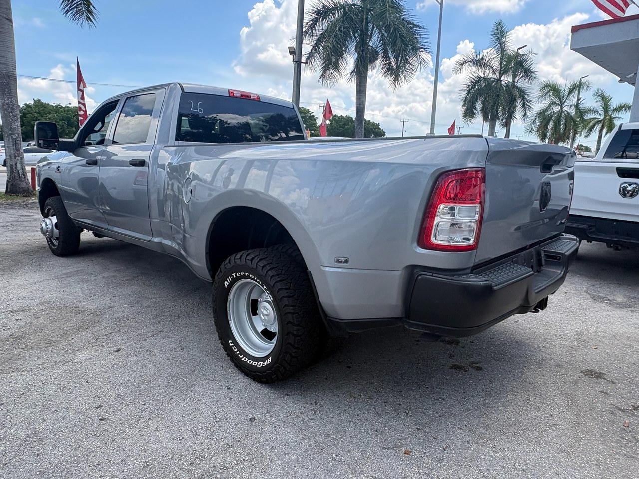 RAM 3500 Tradesman Crew Cab 4WD DRW 2024