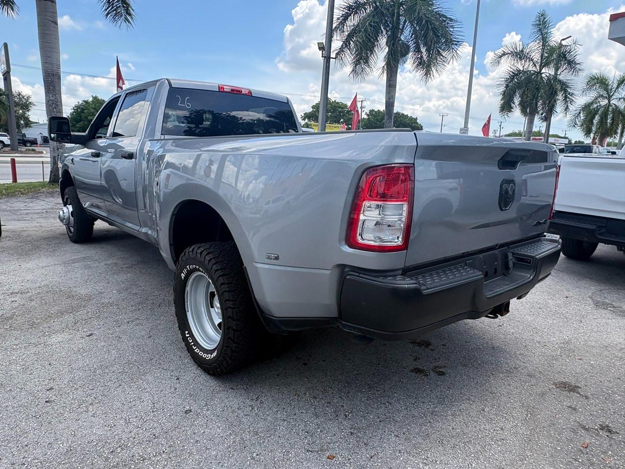 RAM 3500 Tradesman Crew Cab 4WD DRW 2024